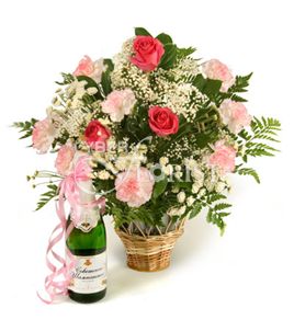 букет из роз гвоздик и хризантем